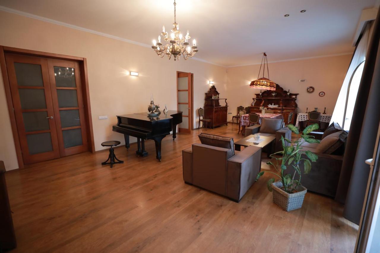 Apartment At 12 Baratashvili Street Тбилиси Екстериор снимка