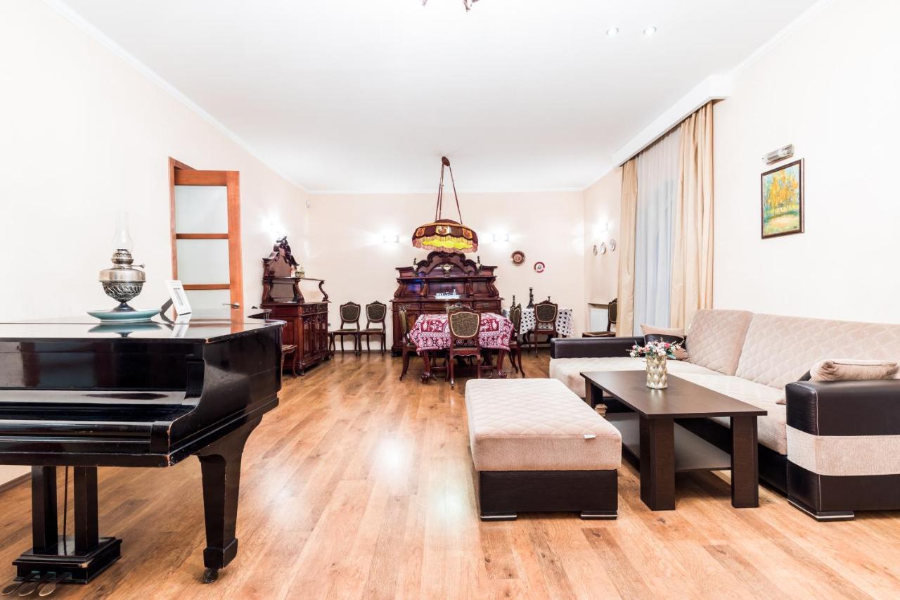 Apartment At 12 Baratashvili Street Тбилиси Екстериор снимка