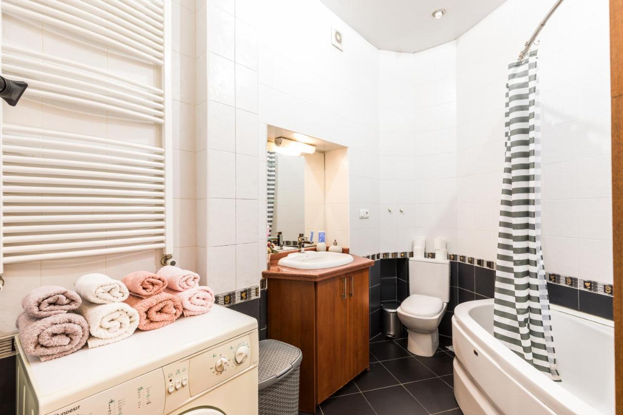 Apartment At 12 Baratashvili Street Тбилиси Екстериор снимка
